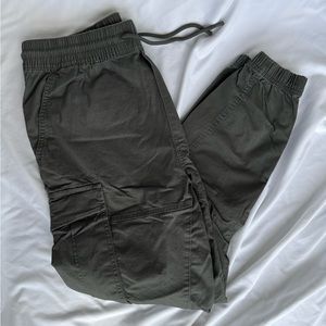 H&M Cargo Pants Size Medium